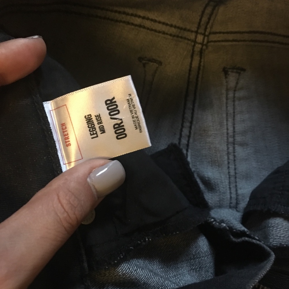 Express Mid Rise Legging - Picture 3 of 4